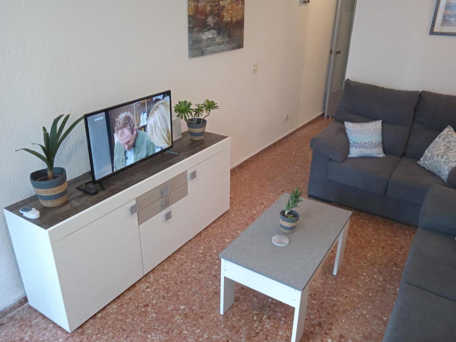 Edificio Gijon Newly Renovated Two-Bedroom Apartment Бенидорм Екстериор снимка